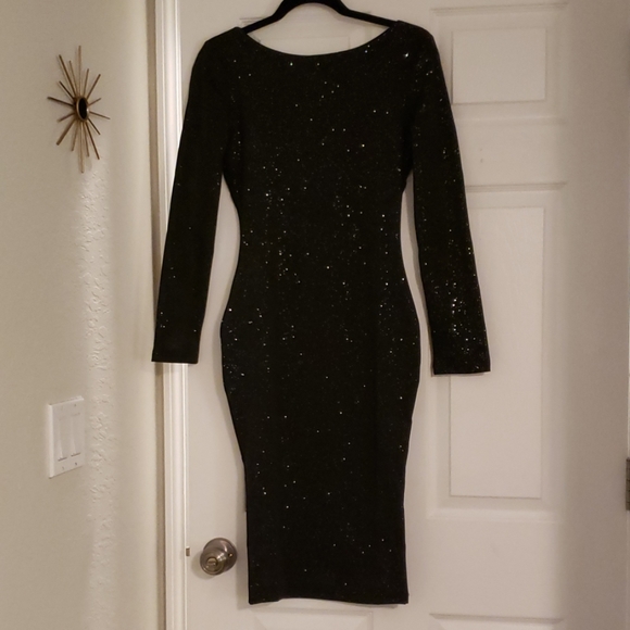 Glittery open back long sleeve dress - Picture 3 of 4